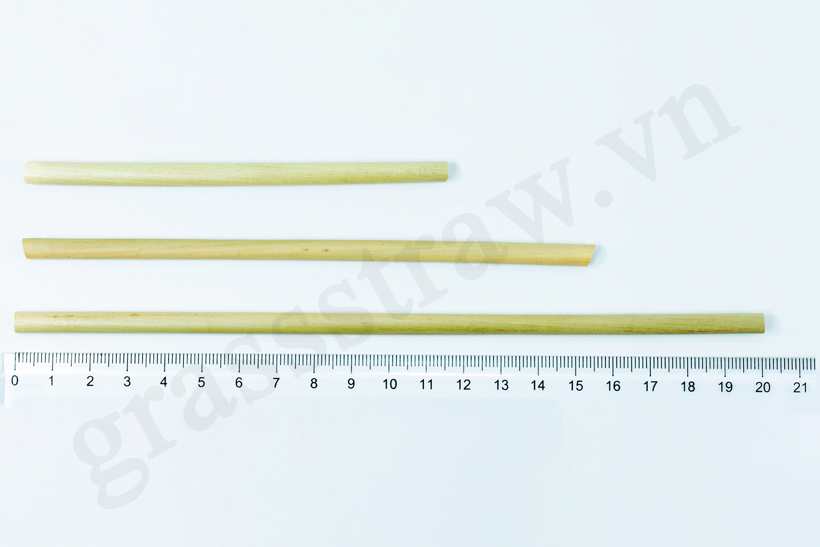 Grass Straws are 100% natural, durable, biodegradable, eco-friendly, affordable and good for your health.